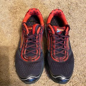 Brooks Ghost 9 women’s size 9